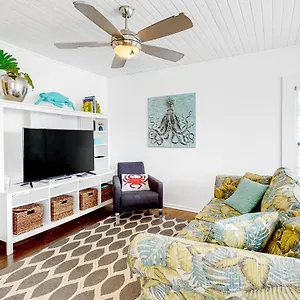 https://kissing-palms.panamacity-beachhotels.com